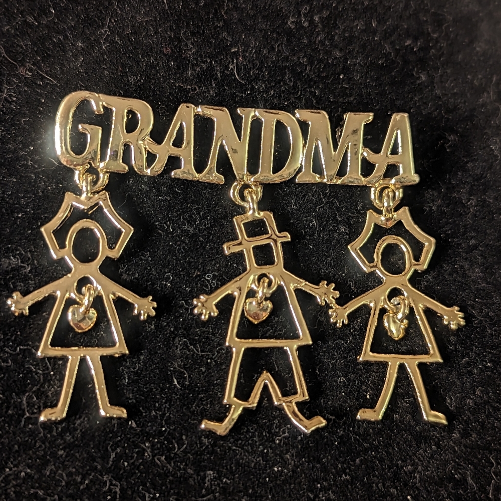 GRANDMA Gold Tone Brooch / Pin